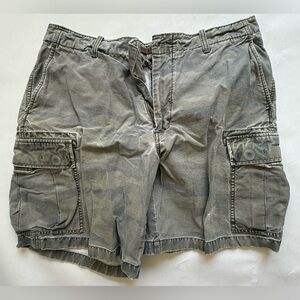 J.CREW Broken In Cargo Shorts Camouflage Flat Front Mens Size 35 vintage